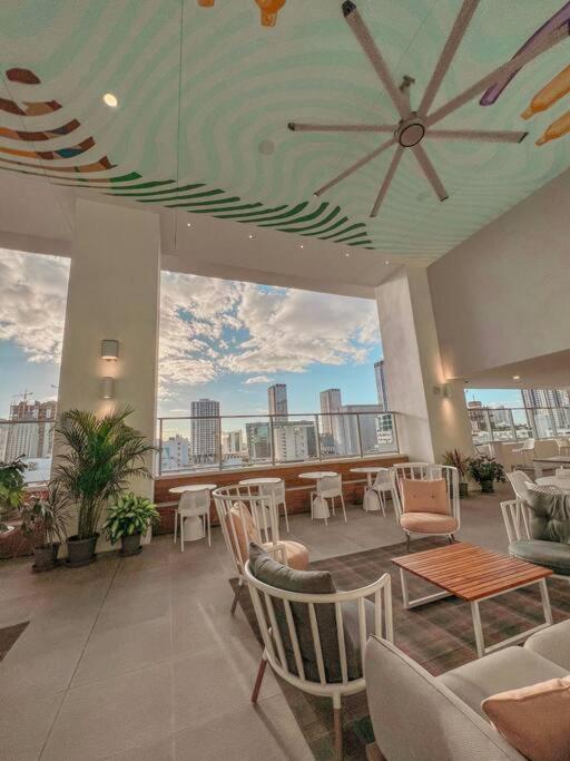 Miami Sunset City View Exterior photo